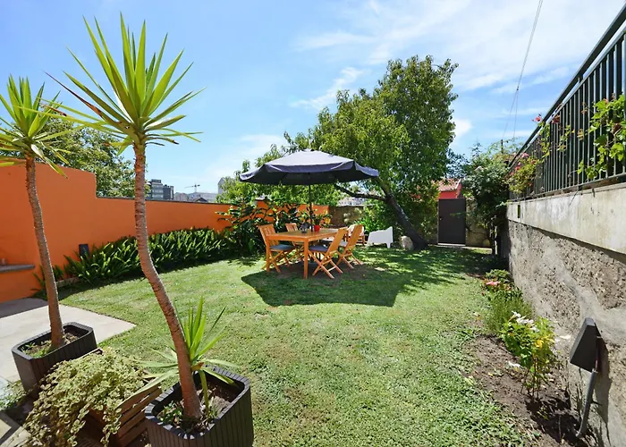Peach Hostel & Suites OOporto